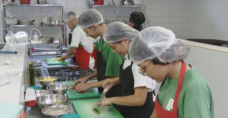 alunos_do_curso_tecnico_de_gastronomia_do_instituto_federal_de_brasilia.jpg